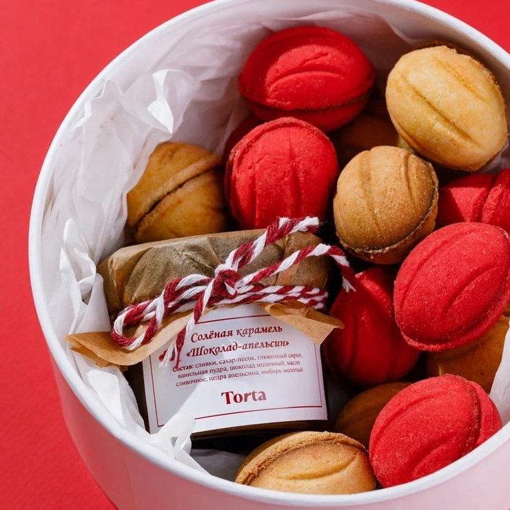 Набор орешков с баночкой карамели