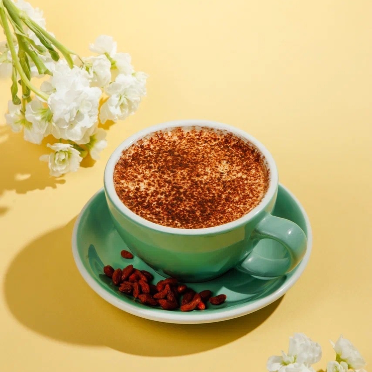 Латте «Ягода годжи-какао»