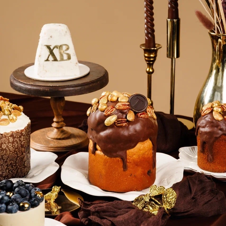 Кулич с фисташковым кремом